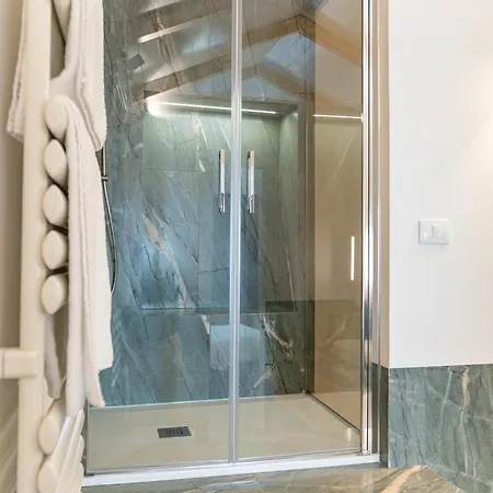 Aida Luxury House - Jacuzzi In Сasa de vacaciones